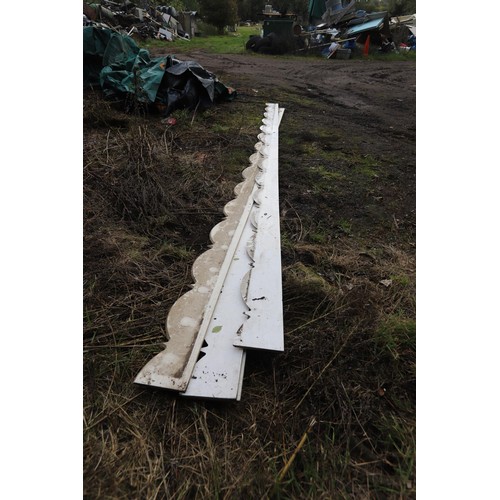 151 - 4 x long links of PVC plastic facia board