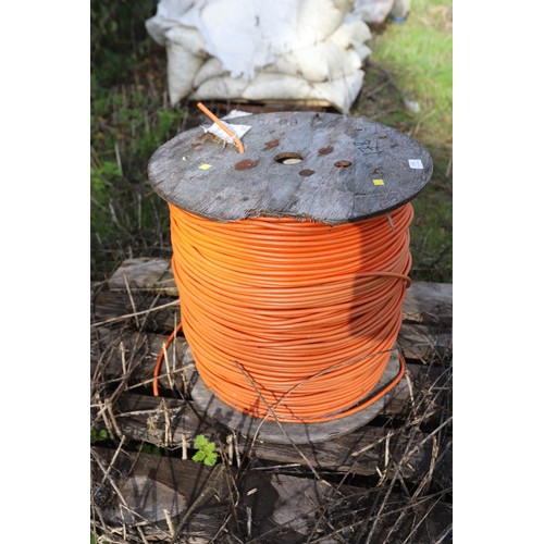 178 - Approx. 1000 m of three core wire