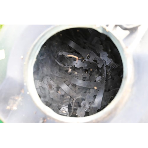 179 - 40 gallon drum & plastic bin of various rubber tree ties