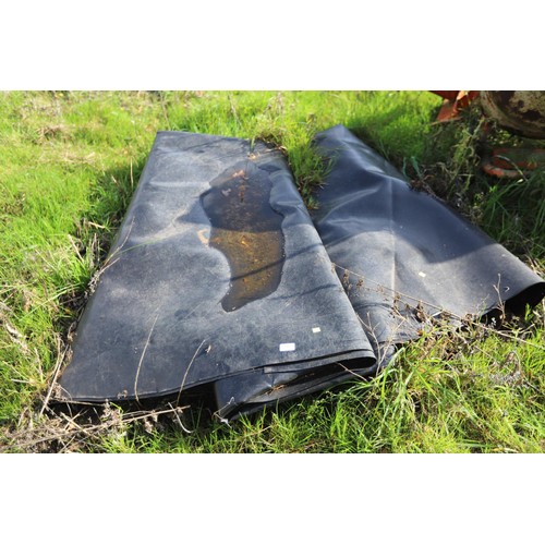 185 - Large black plastic sheet