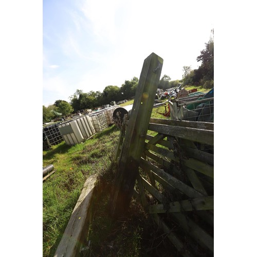 187 - Pair of wooden five bar gates & 2 wooden posts with furniture a/f