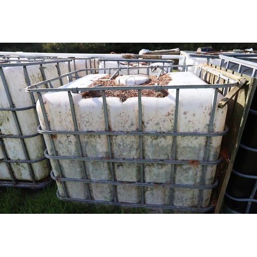 191 - 2 x 1000 ltr tanks