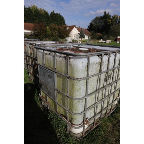 192 - 2 x 1000 ltr tanks