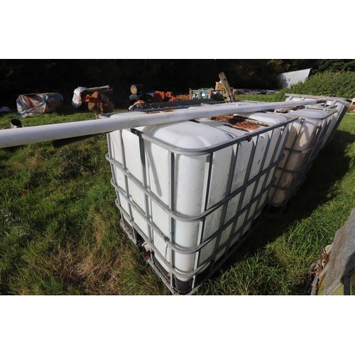 193 - 2 x 1000 ltr tanks