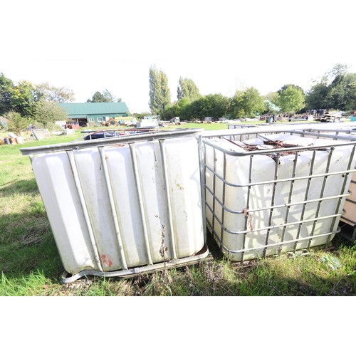 194 - 2 x 1000 ltr tanks