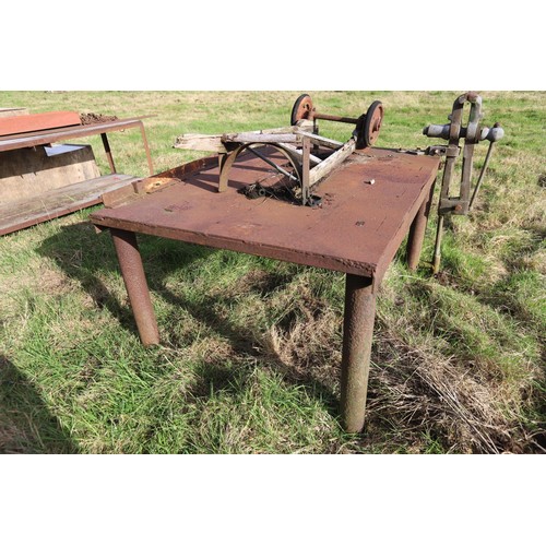 211 - Large metal work table & vice