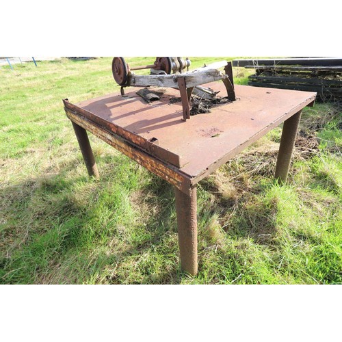 211 - Large metal work table & vice