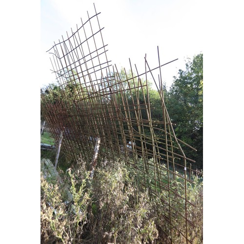 228 - Large qty of mesh reinforced bars