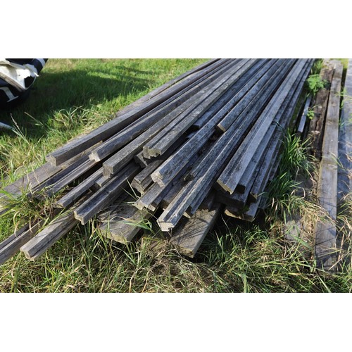 251 - Large qty of various timber