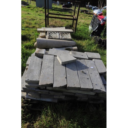 279 - 2 x  pallets of edging stones & concrete bollards etc