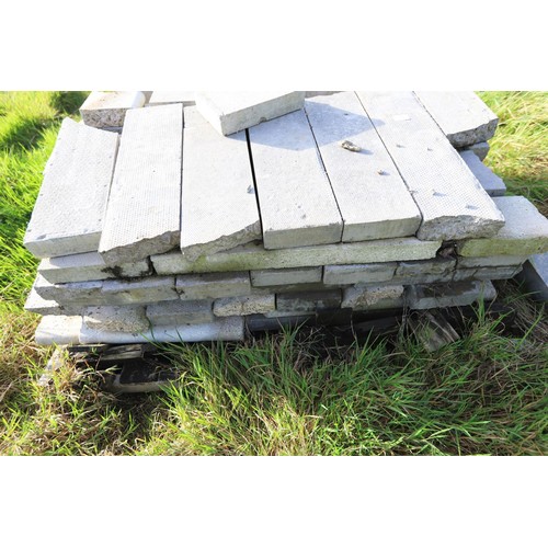 279 - 2 x  pallets of edging stones & concrete bollards etc