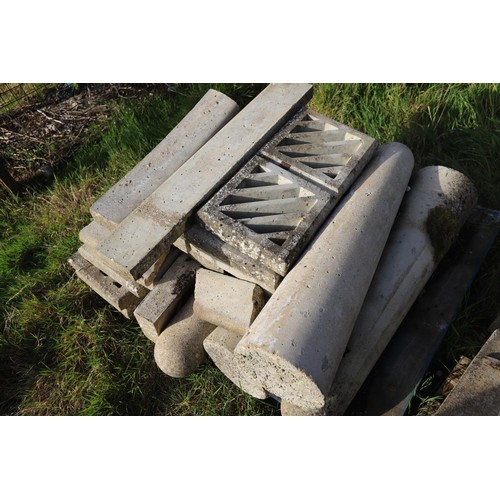 279 - 2 x  pallets of edging stones & concrete bollards etc