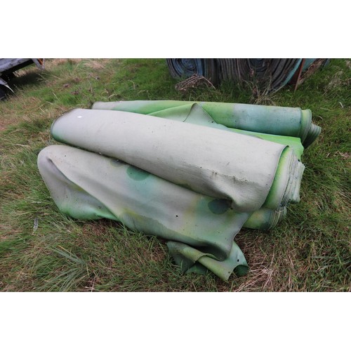 326 - 4 large rolls of snooker table felt