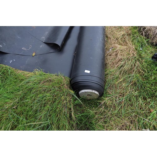 331 - Heavy duty roll of black plastic approx. 3 m long