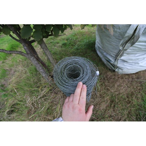 341 - Small roll of mesh wire