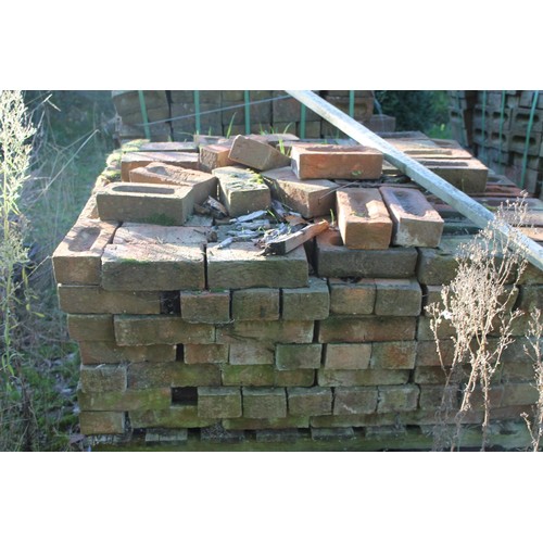 377 - 3 x pallets of bricks