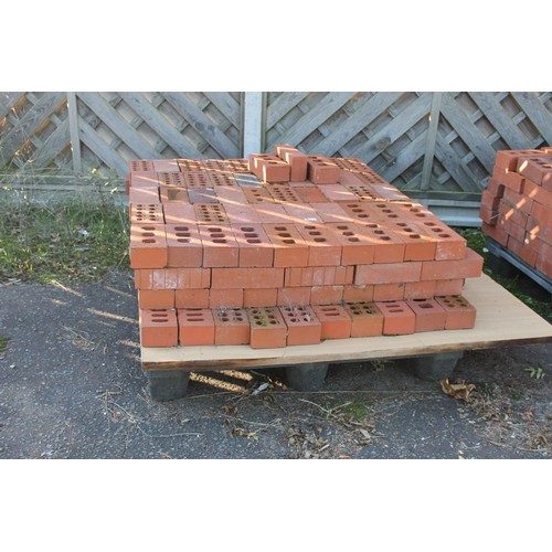 382 - 2 x pallets of engineering bricks