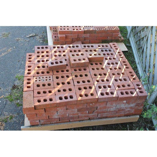 382 - 2 x pallets of engineering bricks