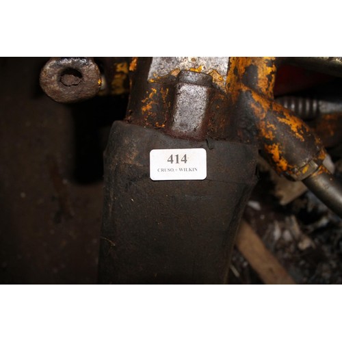 414 - Qty of jackhammers & pipe