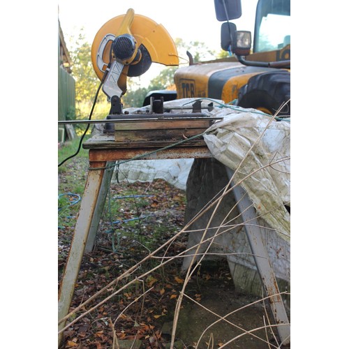 418 - Work table/chopsaw – to be rewired and tested and installed by qualified electrician/engineer