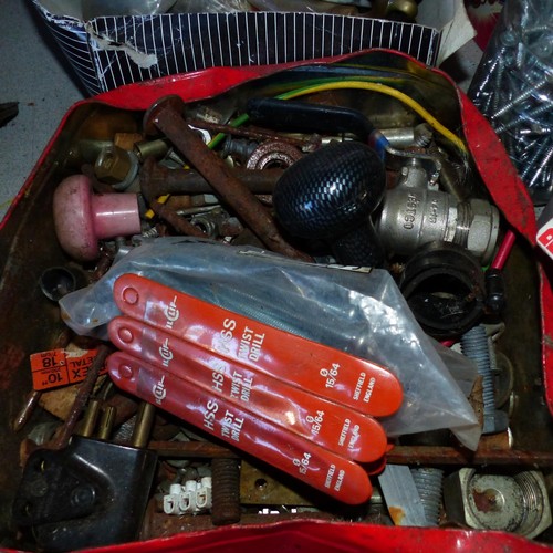 431 - Qty of various garage misc, incl nuts bolts screws etc