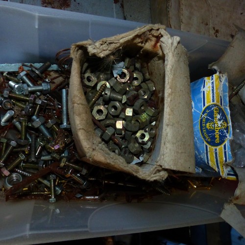 431 - Qty of various garage misc, incl nuts bolts screws etc