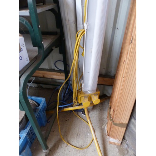 504 - 110 work light & 2 strip lights –passed electric pat test- to be tested rewired and installed by a q... 