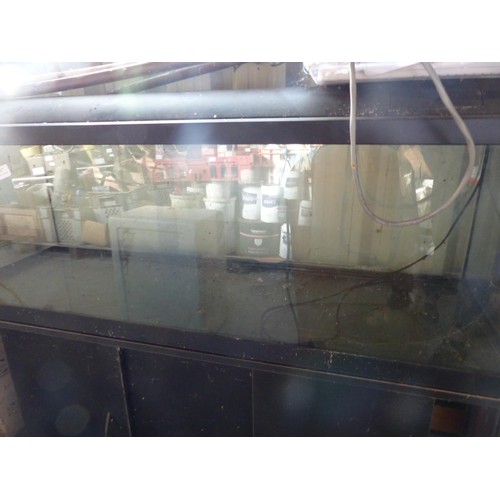 517 - Large fish tank & stand -passed electric pat test