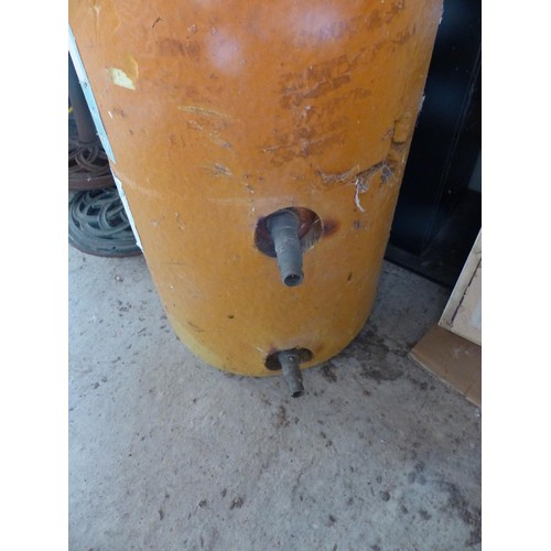 518 - Copper cylinder tank