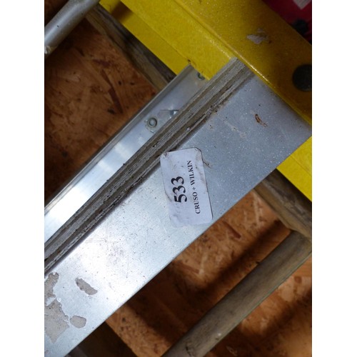 533 - 8 tread electricians stepladder & wooden ladder