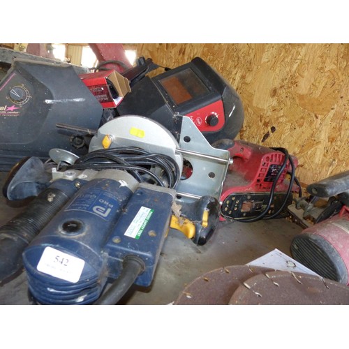 542 - Handheld circular saw, planer, router – to be installed tested and rewired by qualified electrician