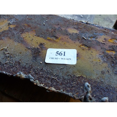 561 - 2 x front tractor weights