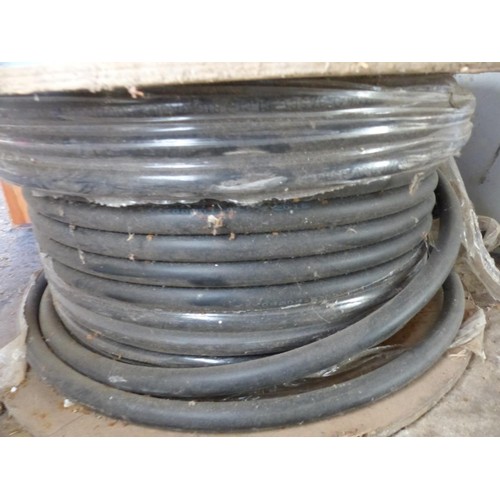 565 - Roll of armoured cable