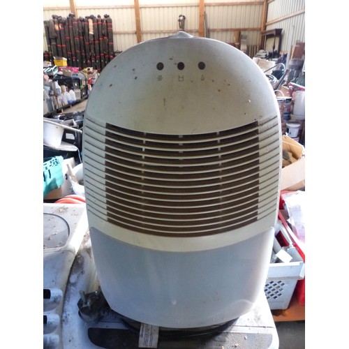 566 - Air-conditioning unit, Clark air air-conditioning & dehumidifier unit & dehumidifier (3 items) – pas... 