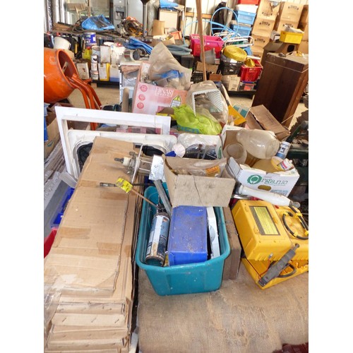 577 - 2 x pallets of various misc items, incl hessian, ceiling loft hatches etc – all electricals to be te... 