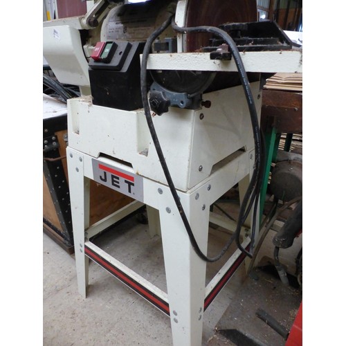 583 - Jet belt sander/disc grinder &  a box of sandpaper – passed electric pat test-to be rewired installe... 