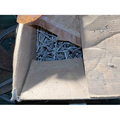 596 - Qty of various misc items, incl galvanised bucket, sawblades, screws, metal etc