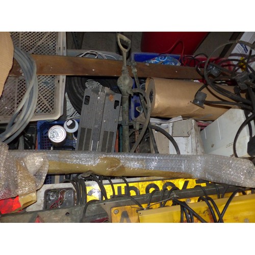 611 - 2 x pallets incl large amount of various garage misc etc - all electricals to be tested rewired and ... 