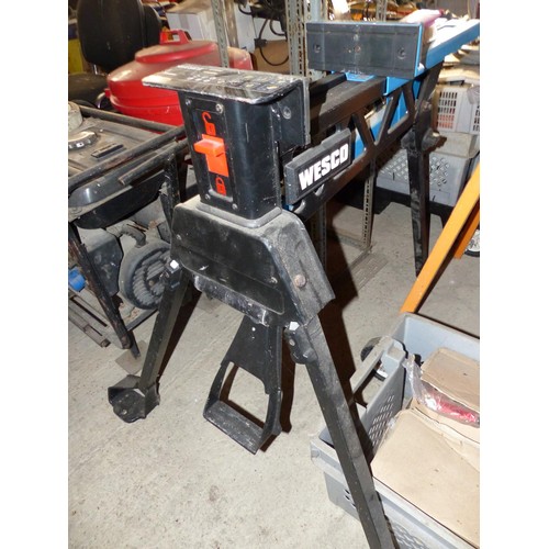 634 - Wesco folding clamp stand