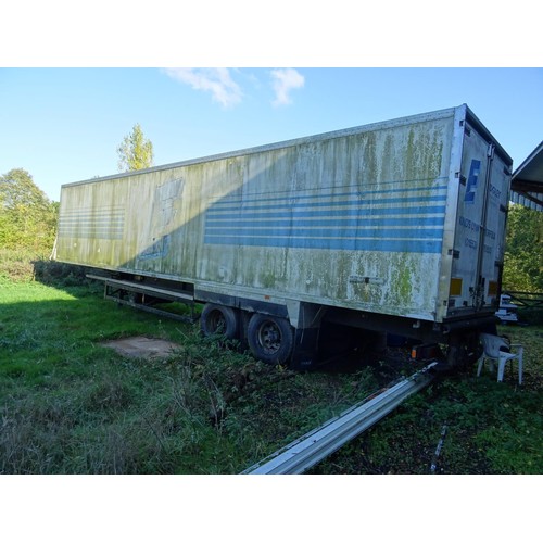 680 - HGV Lorry trailer/container