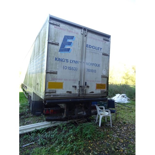 680 - HGV Lorry trailer/container