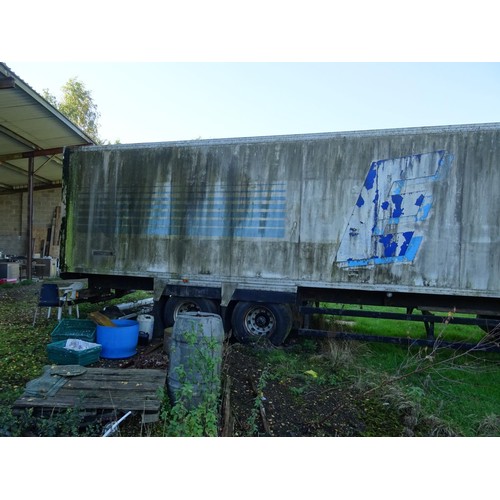 680 - HGV Lorry trailer/container