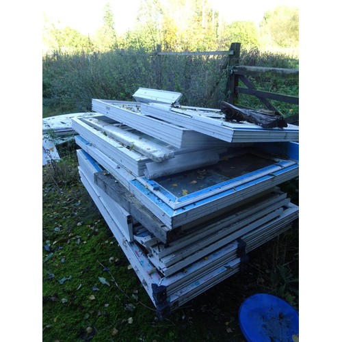 681 - Large qty of various PVC windows/frames etc