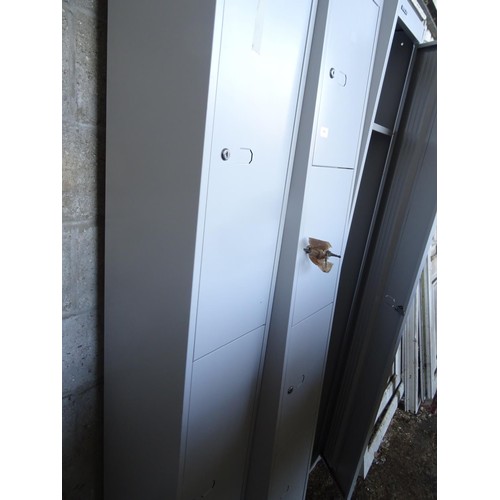 684 - 3 x metal lockable cabinets