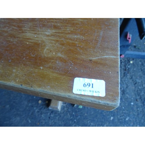 691 - 3 x rectangle tub tables