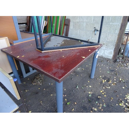 707 - Large square desk & triangle desk