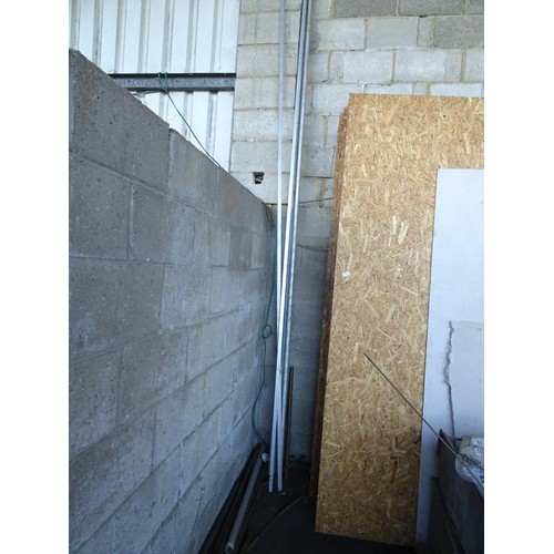 710B - Long length of 3/4 square aluminium bar & other aluminium items