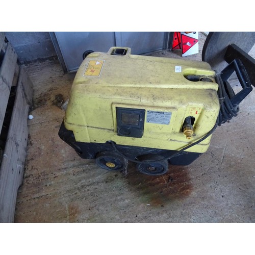 723 - Lavor steam cleaner – sold as spares.