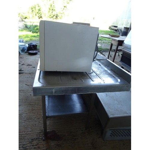 741 - Large stainless steel single sink unit