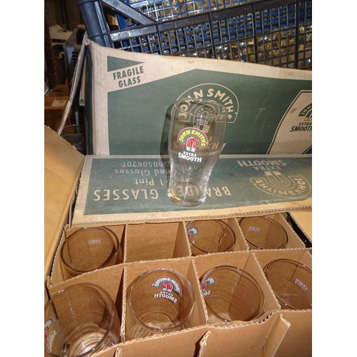 763 - 6 x boxes, incl various pint glasses, John Smith’s, IPA etc